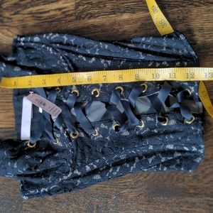 Black & beige lace bustierre